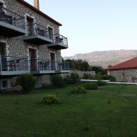 Hotel Pelasgos Karitaina Exterior photo